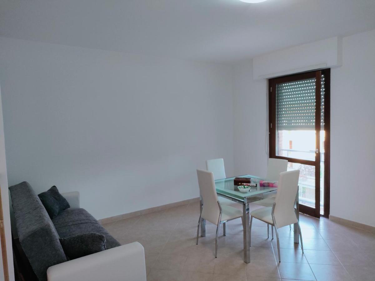 Francigena Sutri Apartment Con Posto Auto Riservato E Coperto المظهر الخارجي الصورة